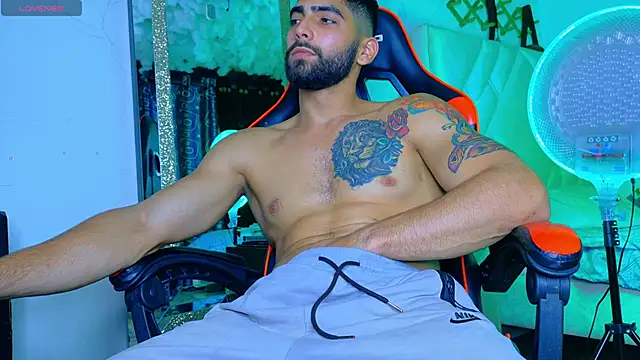 Snapshot of Rich_boy01 chatting on February 2026 01:04:02 AM Rich boy01 online show from February 2026 01:04:02 AM