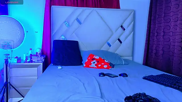 Rich boy01 online show from May 2026 02:06:02 AM