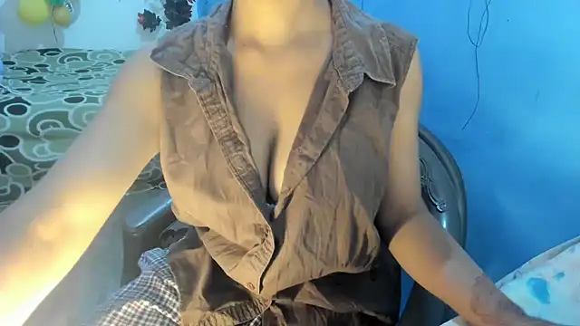 Snapshot of aarjulove chatting on February 2026 11:50:01 AM aarjulove online show from February 2026 11:50:01 AM