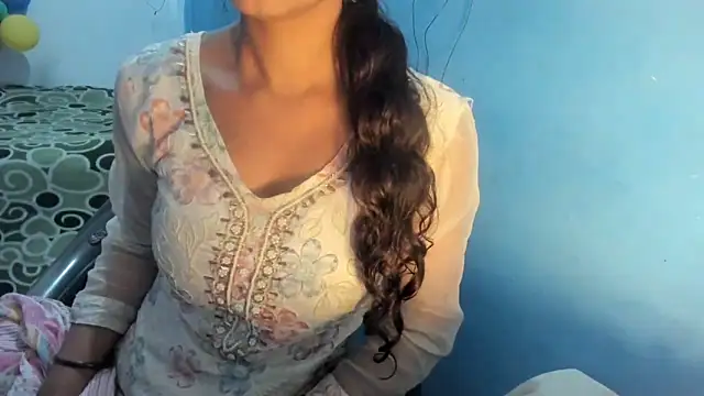 Snapshot of aarjulove chatting on February 2026 03:52:01 PM aarjulove online show from February 2026 03:52:01 PM