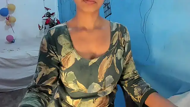 Snapshot of aarjulove chatting on February 2026 02:04:02 PM aarjulove online show from February 2026 02:04:02 PM