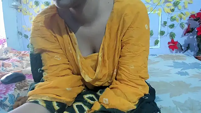 aarjulove online show from April 2026 10:58:02 AM