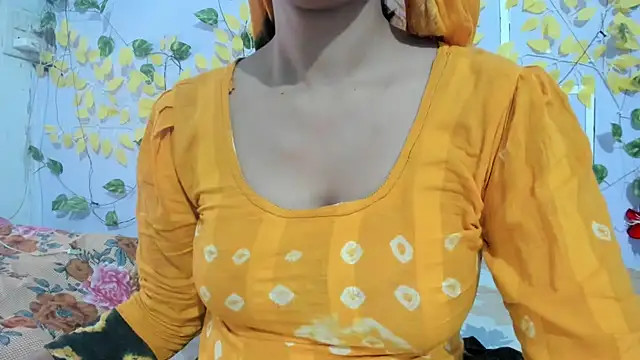 aarjulove online show from April 2026 12:29:02 PM