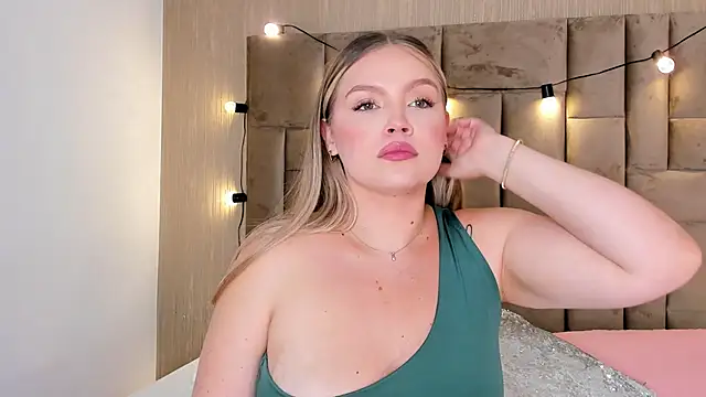 GaiaBaker online show from October 2025 07:22:01 PM