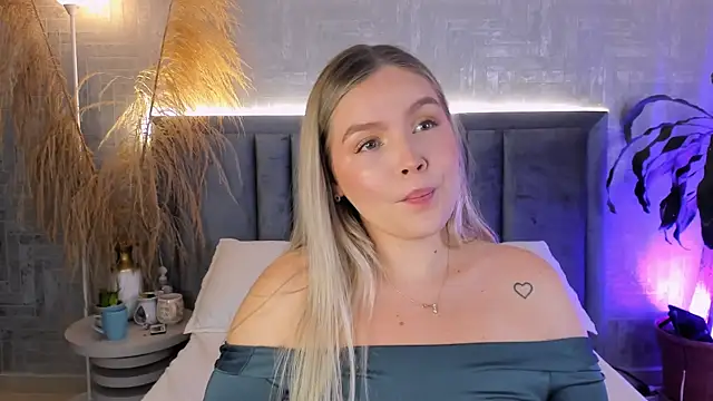 Snapshot of GaiaBaker chatting on February 2026 10:43:01 AM GaiaBaker online show from February 2026 10:43:01 AM