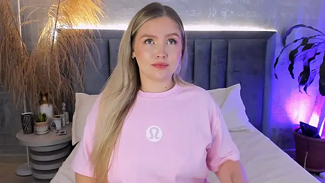 Snapshot of GaiaBaker chatting on February 2026 11:41:01 AM GaiaBaker online show from February 2026 11:41:01 AM