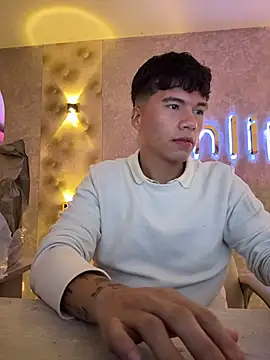 Logan smith1 online show from November 2025 06:41:02 AM