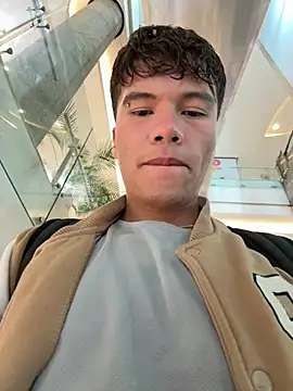 Logan smith1 online show from February 2026 07:32:02 PM