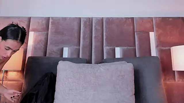 Nia Bunny online show from November 2025 12:16:01 PM