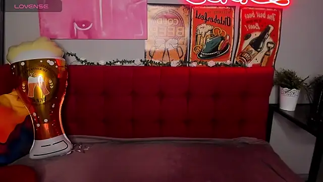 Diana Garrett online show from September 2025 01:42:01 AM