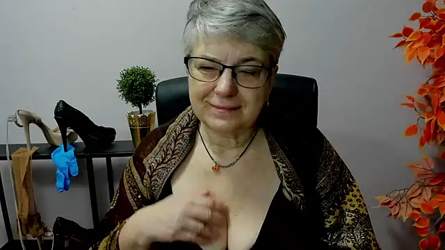 Snapshot of IrisDream chatting on February 2025 07:20:01 AM IrisDream online show from February 2025 07:20:01 AM
