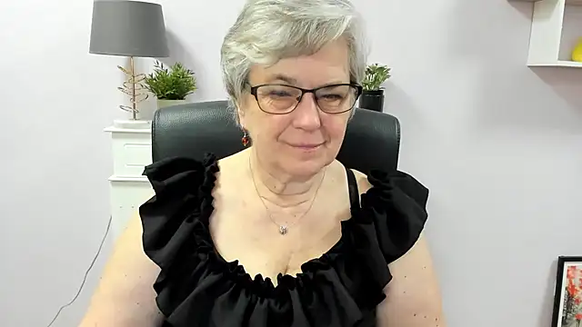 IrisDream online show from May 2026 06:19:02 AM