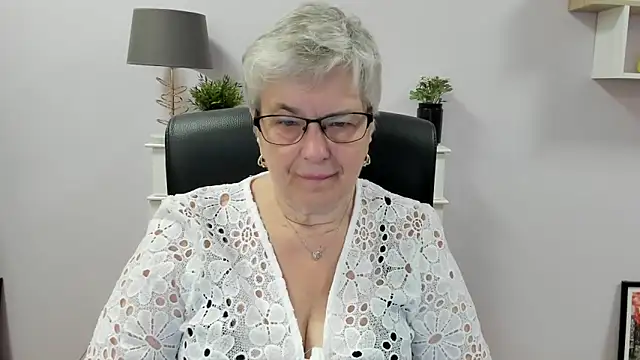IrisDream online show from June 2026 06:01:01 AM