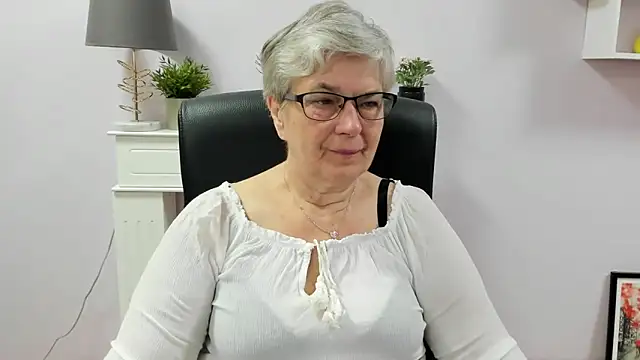 IrisDream online show from June 2026 06:13:02 AM
