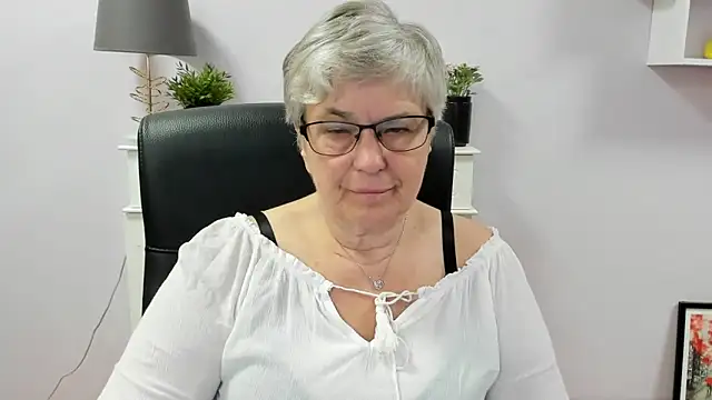IrisDream online show from June 2026 09:14:01 AM