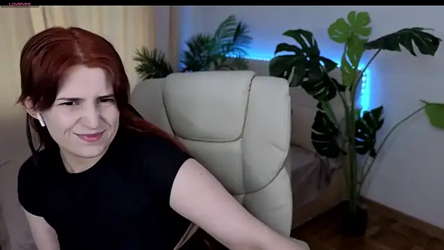 Snapshot of FoxyRayy chatting on September 2025 06:40:01 AM FoxyRayy online show from September 2025 06:40:01 AM