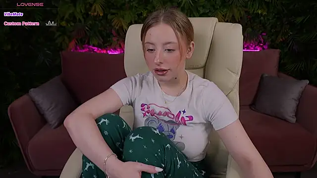 SilverrMoon online show from February 2025 11:22:01 AM