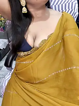 Snapshot of Cute-Raashii chatting on February 2026 11:39:02 PM Cute-Raashii online show from February 2026 11:39:02 PM