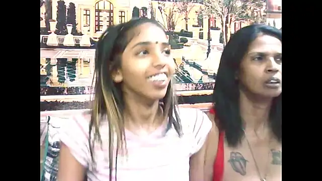 Snapshot of IndianSexySlender chatting on October 2025 05:41:01 AM IndianSexySlender online show from October 2025 05:41:01 AM