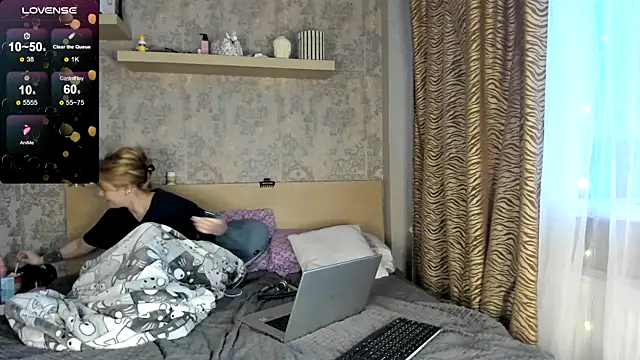 Snapshot of purebeautie13 chatting on January 2025 10:10:02 AM purebeautie13 online show from January 2025 10:10:02 AM