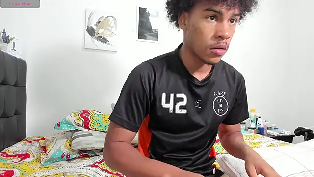 RoddyRich11 online show from December 2024 12:47:01 AM