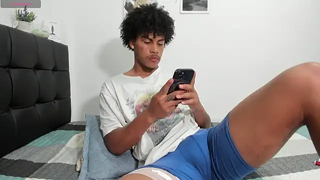 RoddyRich11 online show from January 2025 06:02:01 PM