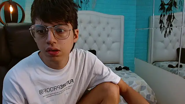 jhoellx online show from October 2025 01:01:01 PM