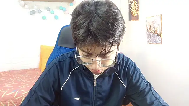 jhoellx online show from November 2025 01:04:01 PM