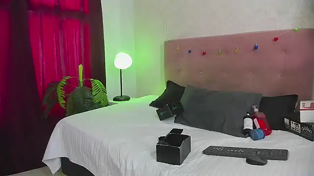 diabla sexyboobs online show from February 2025 08:02:02 PM