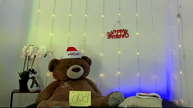 Snapshot of kendal_scott1 chatting on December 2024 08:21:02 PM kendal scott1 online show from December 2024 08:21:02 PM