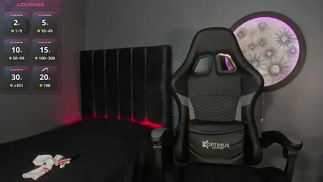 khriss brown online show from October 2025 08:59:01 PM