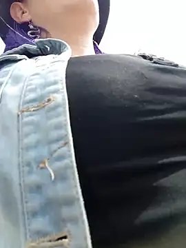 sophie banger online show from November 2025 06:46:02 PM