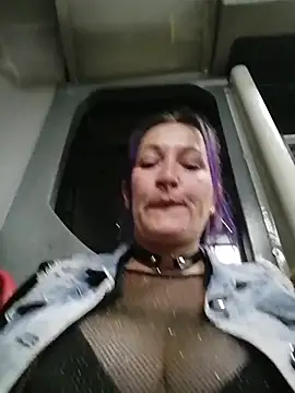 sophie banger online show from April 2026 01:42:02 AM