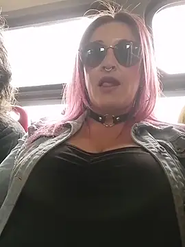 sophie banger online show from June 2026 06:43:01 PM