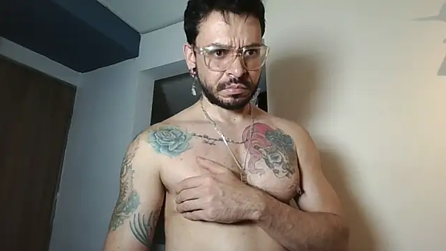 Snapshot of leondevereda chatting on December 2025 12:38:02 AM leondevereda online show from December 2025 12:38:02 AM