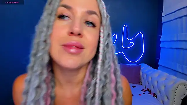 Snapshot of rock_n_roxy chatting on March 2026 01:20:01 AM rock n roxy online show from March 2026 01:20:01 AM