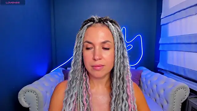 Snapshot of rock_n_roxy chatting on March 2026 08:19:01 AM rock n roxy online show from March 2026 08:19:01 AM