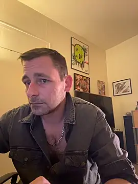 Snapshot of defbond420 chatting on November 2025 11:37:01 PM defbond420 online show from November 2025 11:37:01 PM