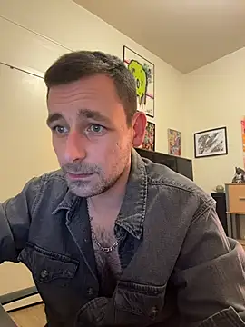 Snapshot of defbond420 chatting on November 2025 10:21:02 PM defbond420 online show from November 2025 10:21:02 PM