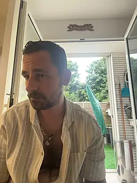 Snapshot of defbond420 chatting on December 2025 02:11:01 PM defbond420 online show from December 2025 02:11:01 PM