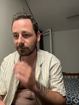 Snapshot of defbond420 chatting on December 2025 10:38:01 PM defbond420 online show from December 2025 10:38:01 PM