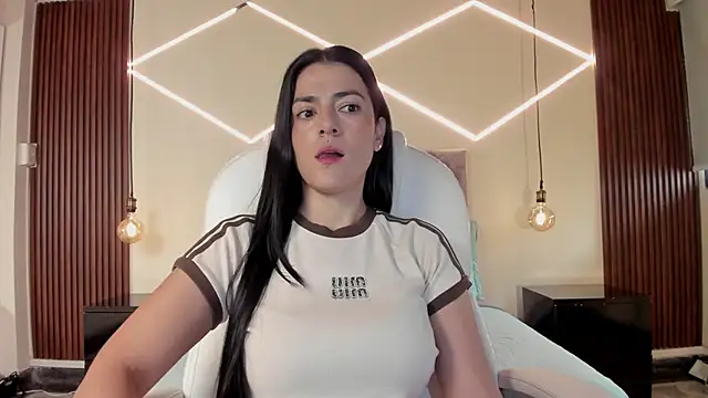 BellaClaiir online show from March 2026 02:45:01 PM