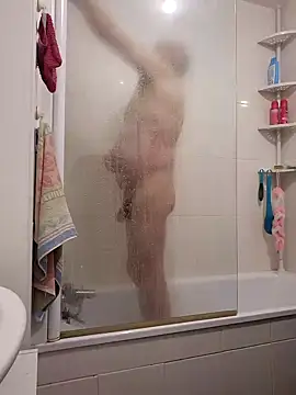 Snapshot of Bretoncool chatting on January 2025 05:13:01 PM Bretoncool online show from January 2025 05:13:01 PM