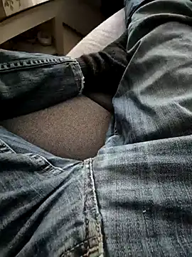 Snapshot of Bretoncool chatting on February 2025 04:29:01 PM Bretoncool online show from February 2025 04:29:01 PM