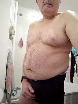 Snapshot of Bretoncool chatting on February 2025 02:44:01 PM Bretoncool online show from February 2025 02:44:01 PM