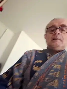 Snapshot of Bretoncool chatting on March 2025 02:54:02 PM Bretoncool online show from March 2025 02:54:02 PM