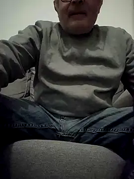 Snapshot of Bretoncool chatting on March 2025 05:40:01 AM Bretoncool online show from March 2025 05:40:01 AM