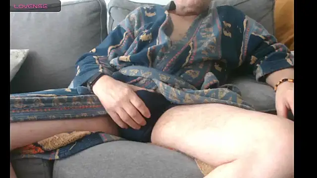 Snapshot of Bretoncool chatting on March 2025 01:32:02 PM Bretoncool online show from March 2025 01:32:02 PM