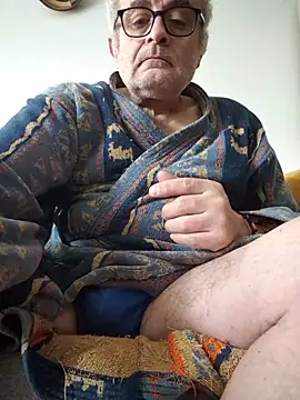 Snapshot of Bretoncool chatting on March 2025 12:39:02 PM Bretoncool online show from March 2025 12:39:02 PM