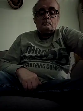 Snapshot of Bretoncool chatting on March 2025 05:35:01 AM Bretoncool online show from March 2025 05:35:01 AM